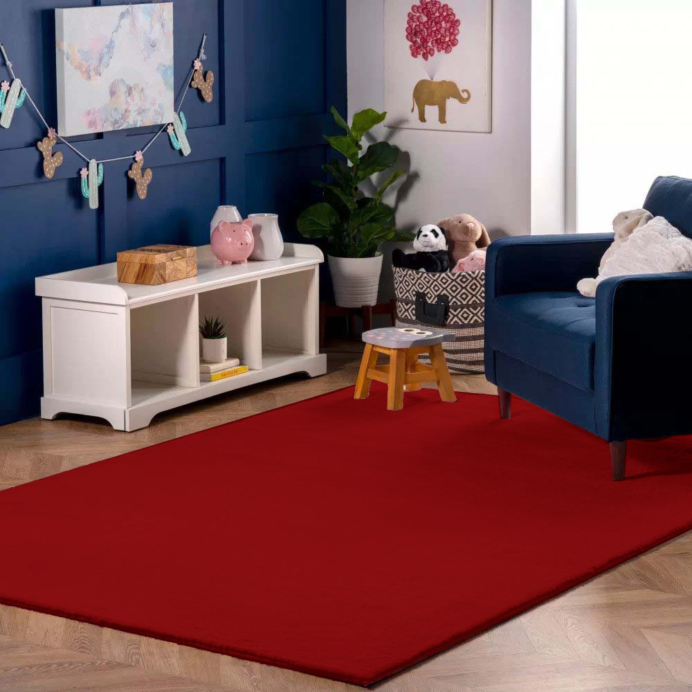 Γούνινο χαλί κόκκινο– εξαιρετικά απαλό, οικολογικό, με αντιολισθητική βάση Rabbit– Οικολογικό χαλί με γούνινη υφή που προσφέρει ζεστασιά