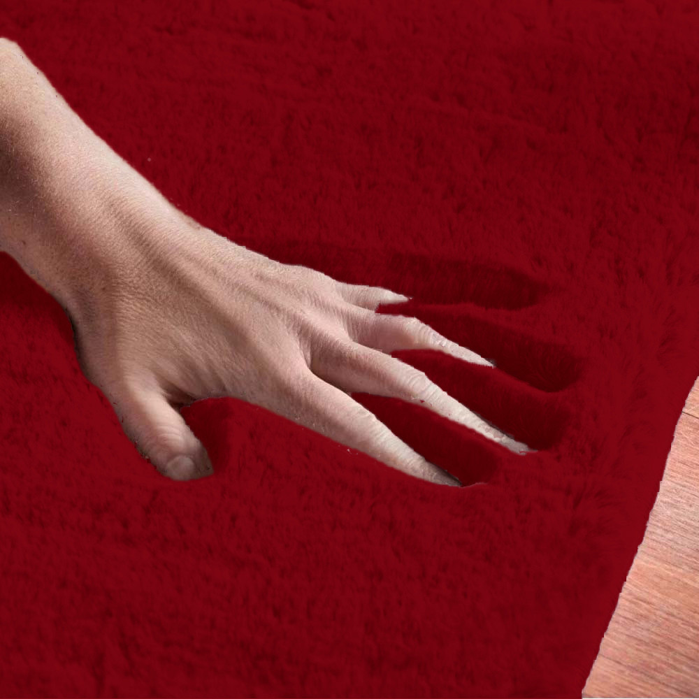 Γούνινο χαλί κόκκινο– εξαιρετικά απαλό, οικολογικό, με αντιολισθητική βάση Rabbit– Οικολογικό χαλί με γούνινη υφή που προσφέρει ζεστασιά